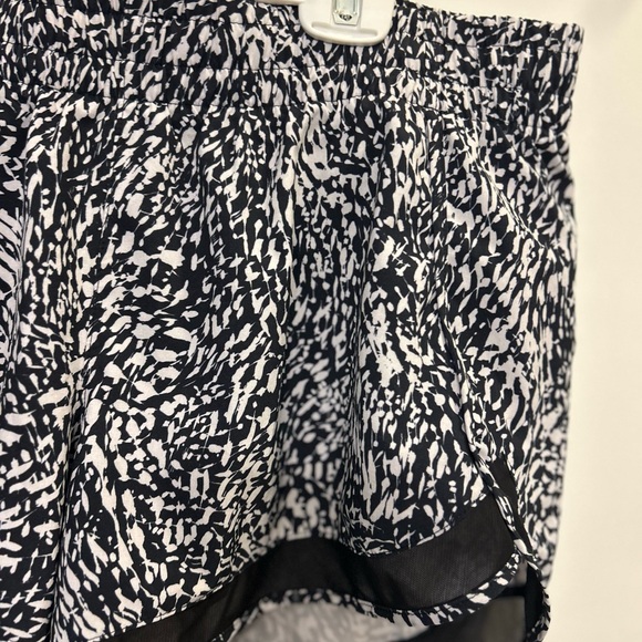 Athleta Printed Mesh Racer Short 4” - Picture 6 of 10